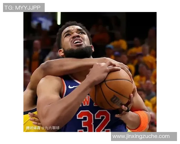 布伦森精准传球助攻唐斯双手暴扣展现强大实力