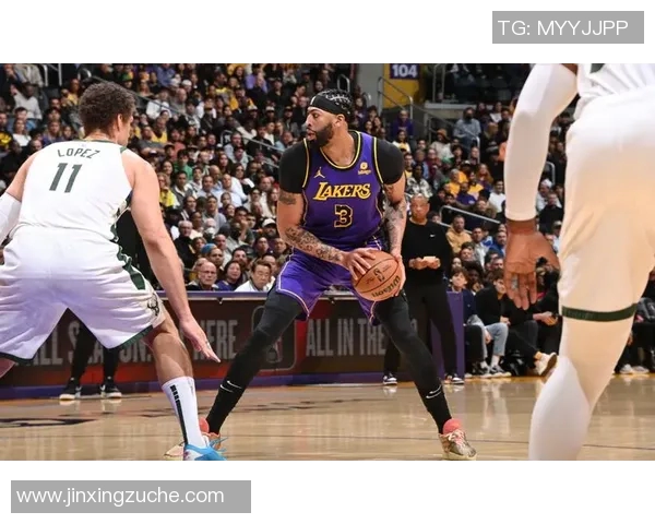 詹姆斯缺阵浓眉哥表现出色湖人三人得分20战胜开拓者再创佳绩