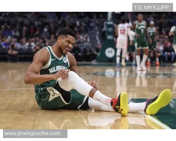 阿德托昆博蓝豹纹战靴引注目,豪取41分15篮板9助攻 阿德托昆博蓝豹纹战靴引注目,豪取41分15篮板9助攻