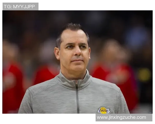 奥特谈布克：他就是我们的领袖，竭尽全力帮助球队赢球